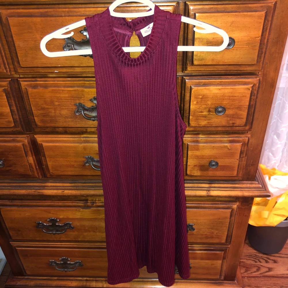 SHIFT DRESS: burgundy ribbed never worn
